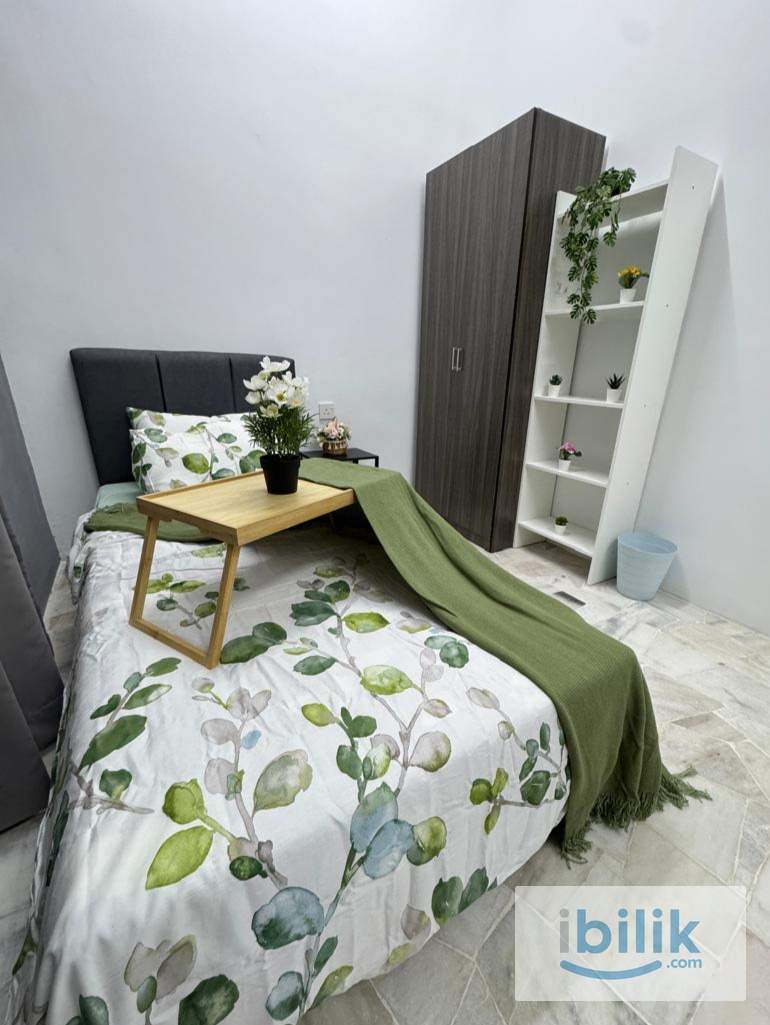 Medium Room - Image 6