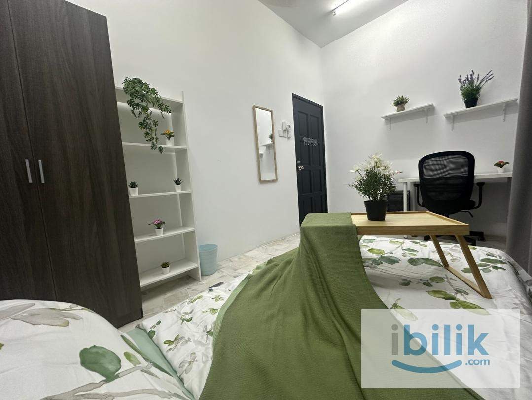 Medium Room - Image 8