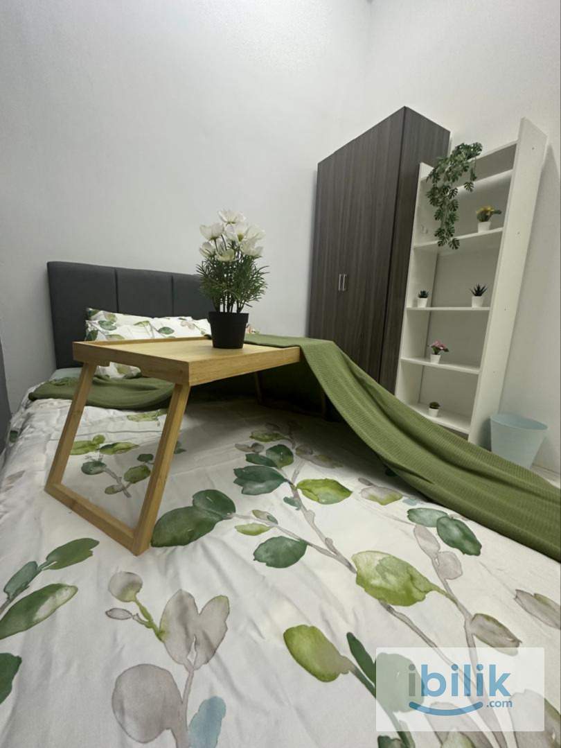 Medium Room - Image 9