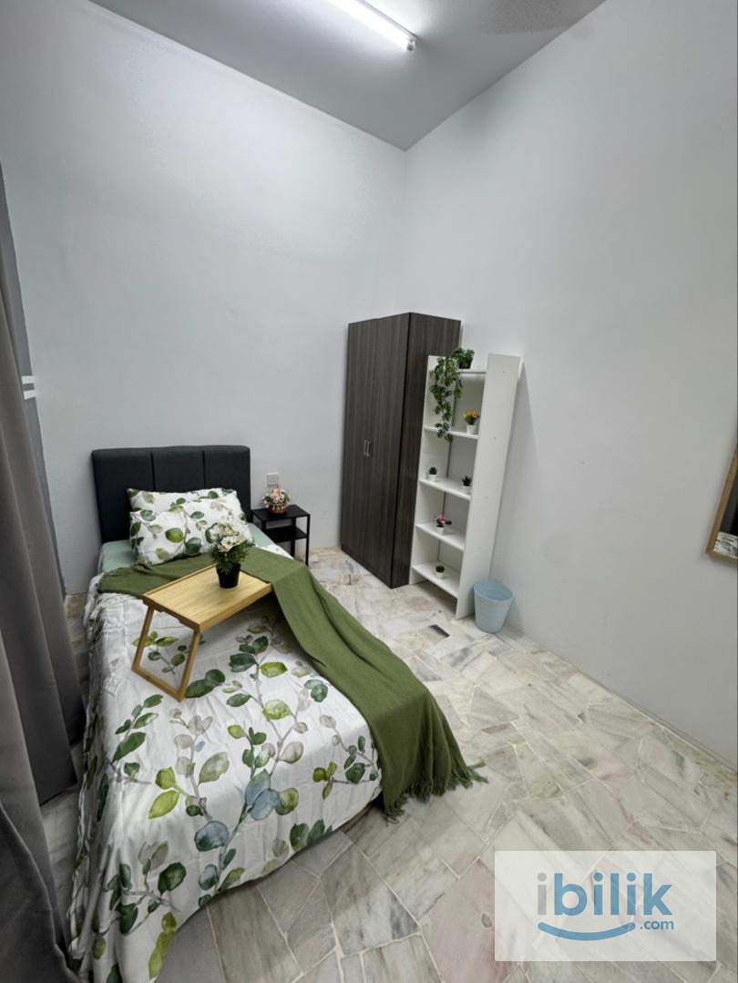 Medium Room - Image 10