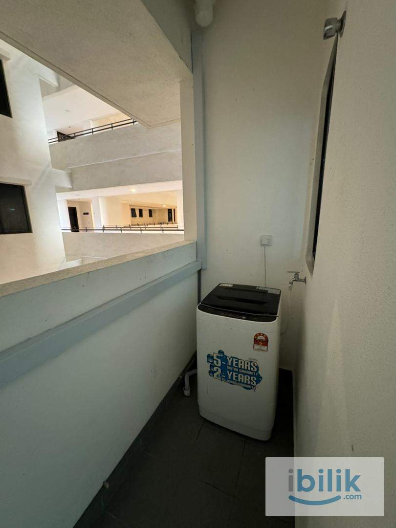 Middle Room - Image 4