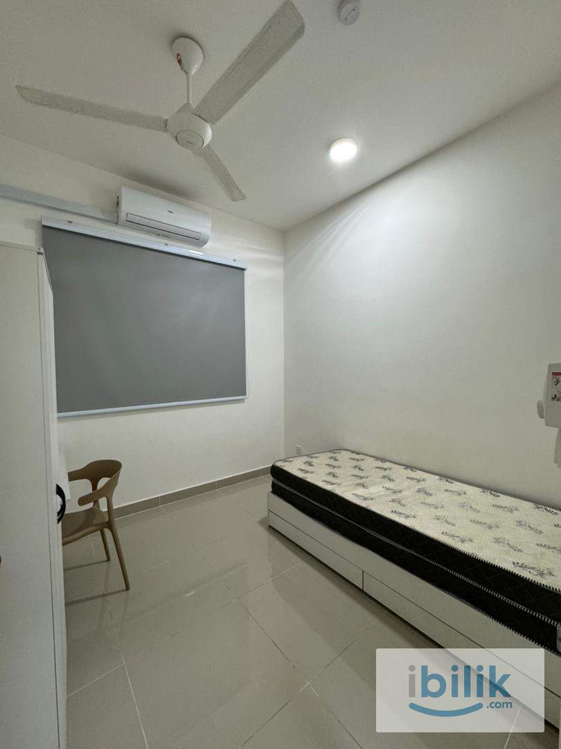 Small Room - Image 1