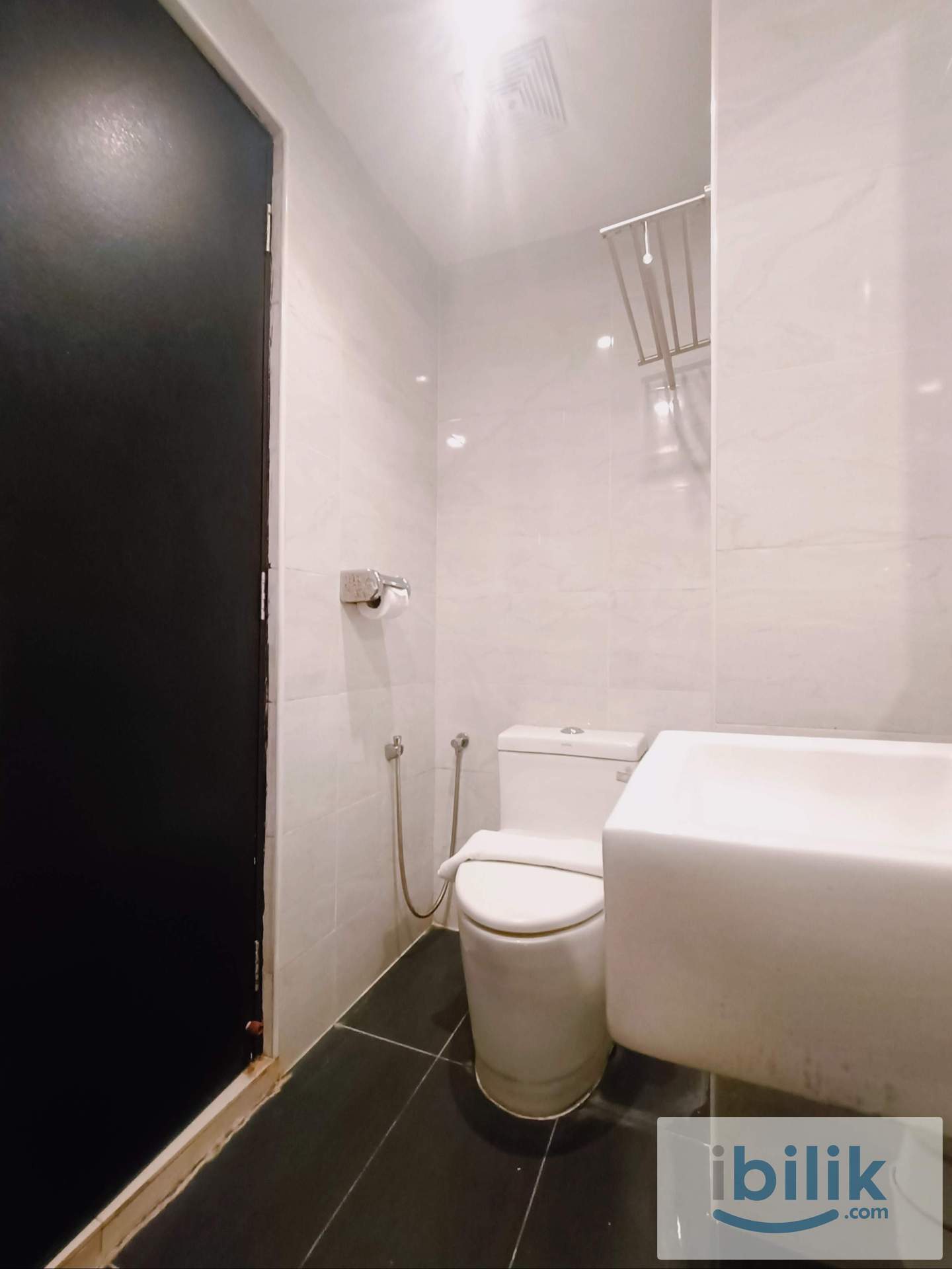 🌟 Bilik Konsep Hotel Zero Deposit  🚿 Private Bath  - Image 3