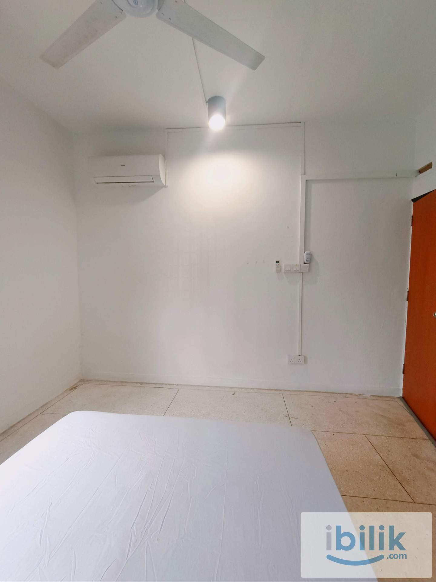 Bilik Sewa Konsep Hotel 🏨 Low Deposit • 6 Minit jalan kaki ke CIQ • Terus Masuk - Image 4