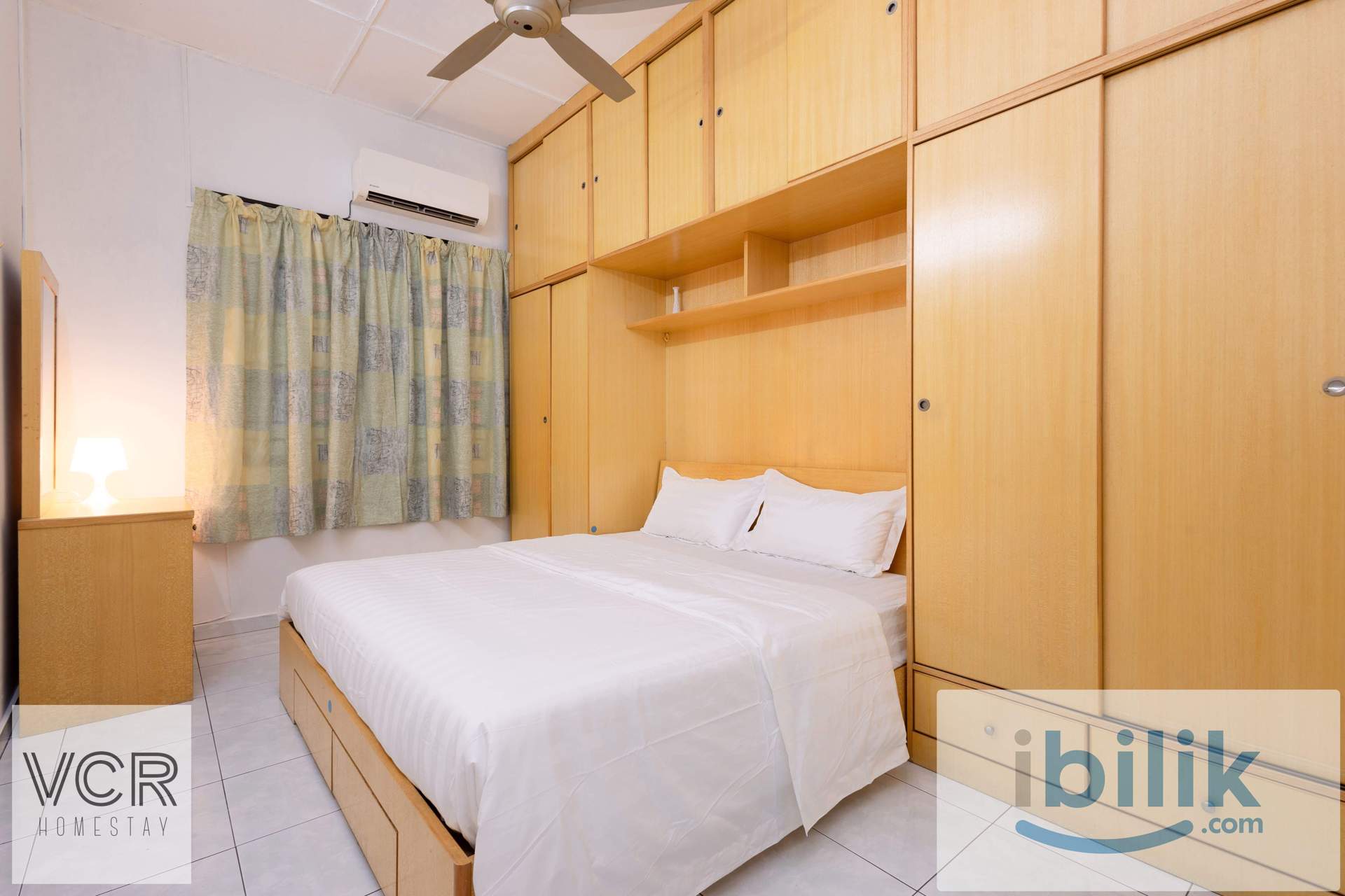 Landed Master Bedroom - Image 3