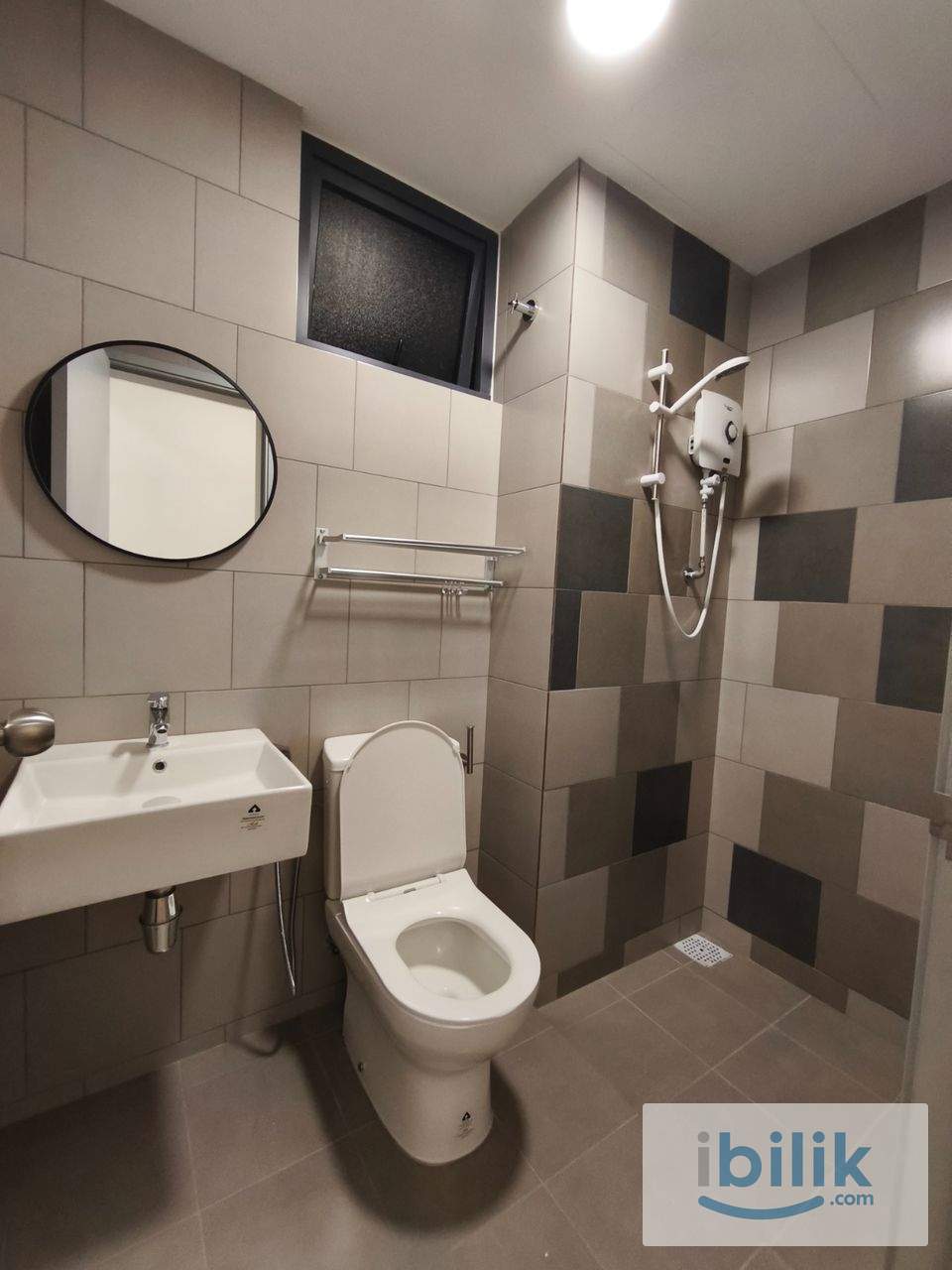 🔥Hot Middle Room for Rent at Bandar Sunway - Image 4
