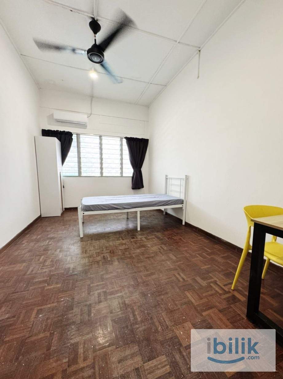 ZERO DEPOSIT/ medium room to rent /walking to MRT kentonmen 9min - Image 1