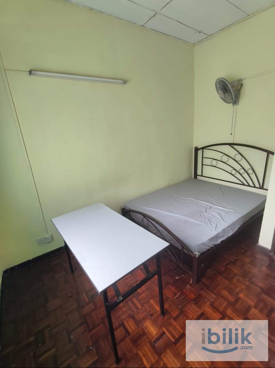 Queen Bed Room in Terrace House/Taman Orkid Desa, Cheras   - Image 4