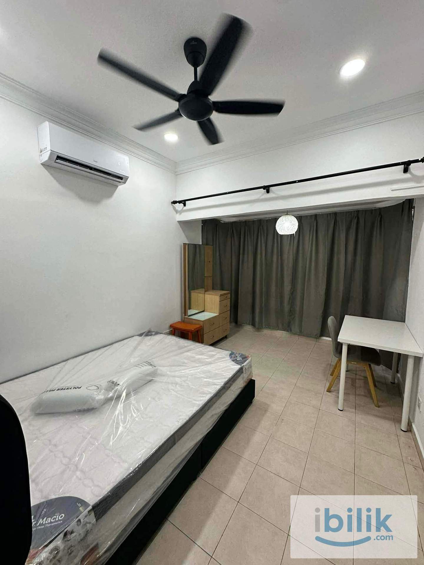 Medium Room - Image 1