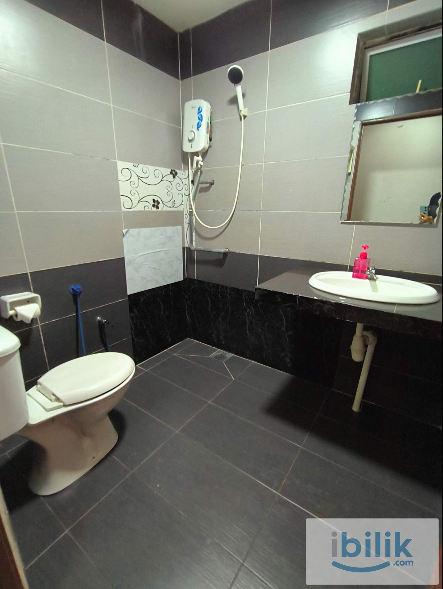 Kuchai Lama Co-Living Luxury Hotel Room - Image 4