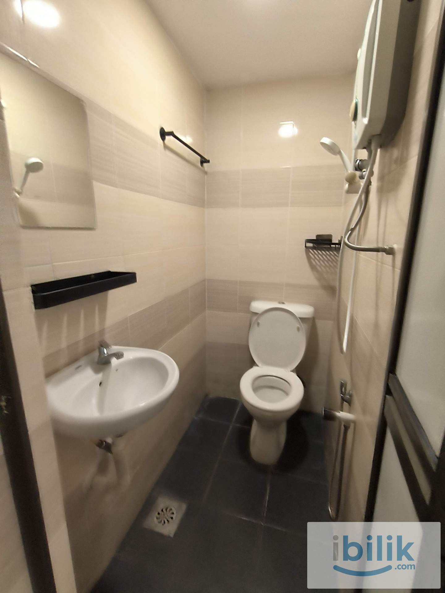 Bilik Hotel Single /Student/Employed - Image 8