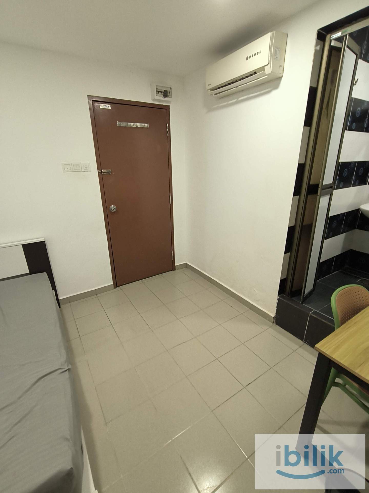 Single Hotel Room, Private Bathroom, Seri Kembangan  - Image 3