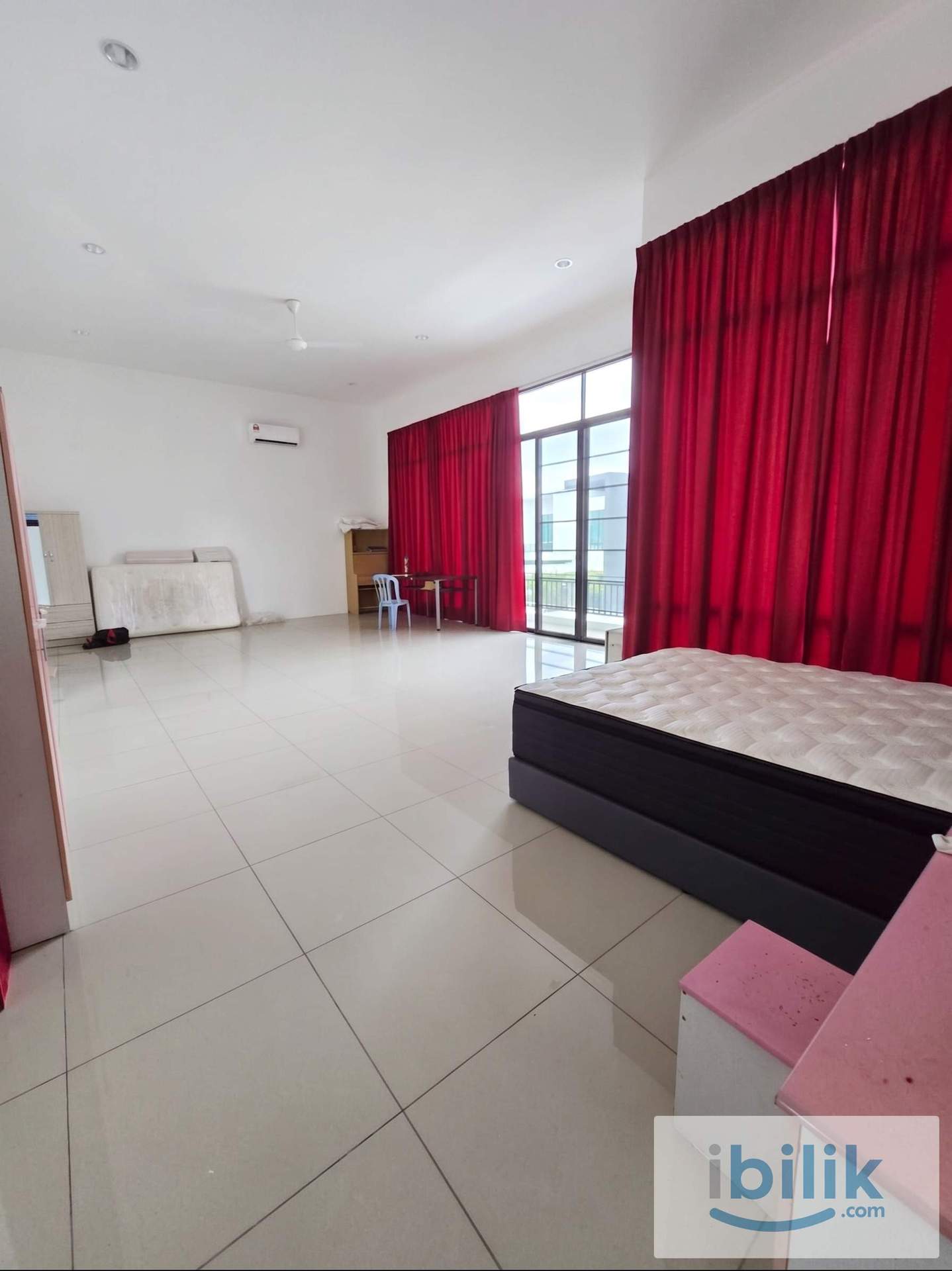 Mentakab Master Bedroom + Private Bathroom + Private Balcony - Image 3