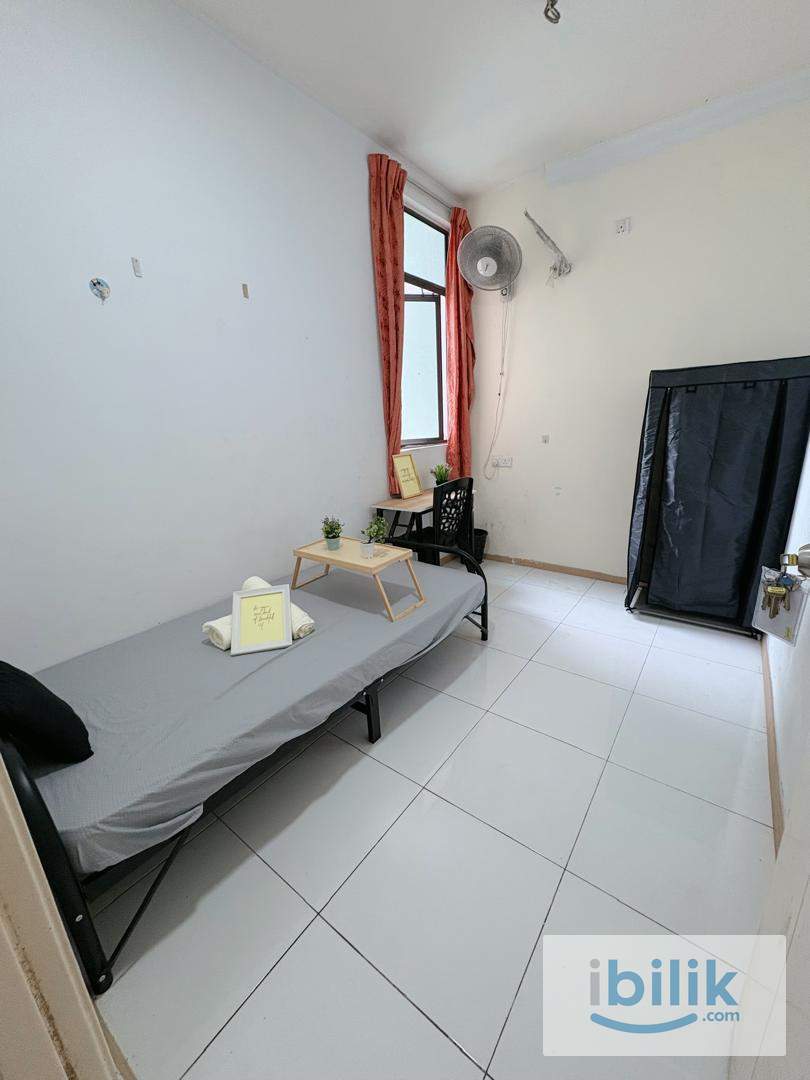 👨‍💼 Working Adults & Students Welcome – Vista Alam Room Rental - Image 2