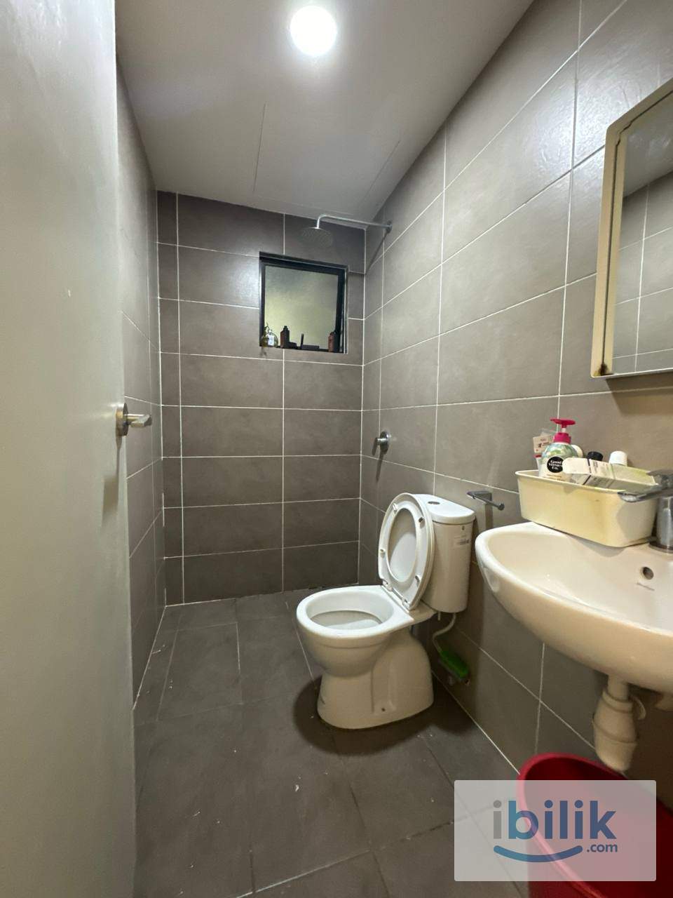 🎓 Student-Friendly Room @ The Greens | Near MSU & Sunway - Image 3