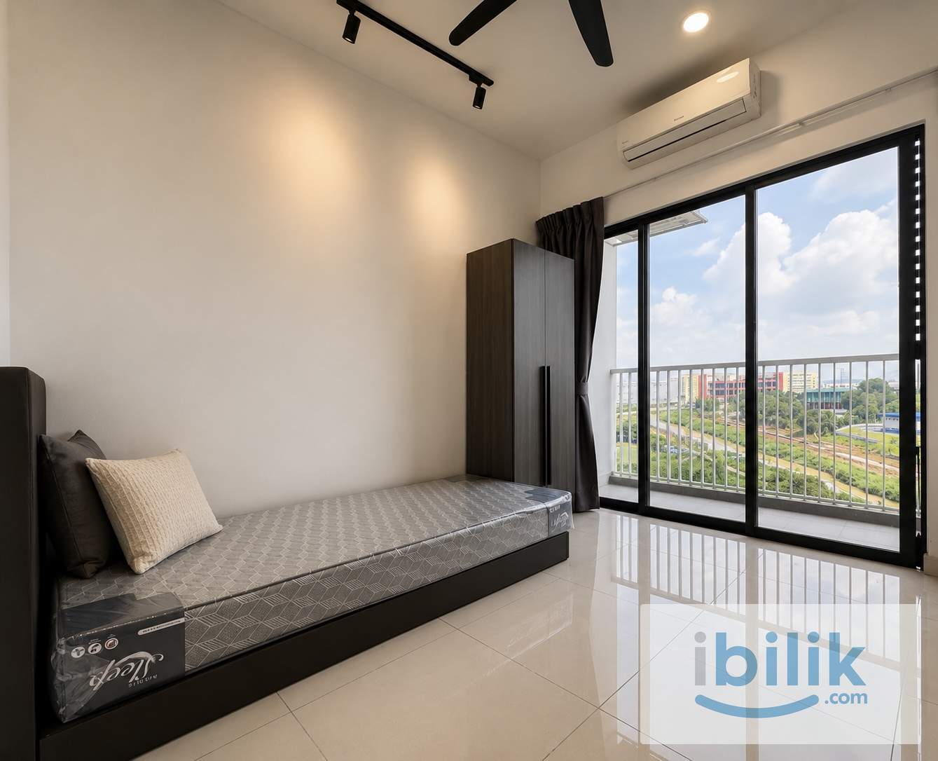 🚗 Easy Commute | Comfortable Living @ The Greens - Image 1