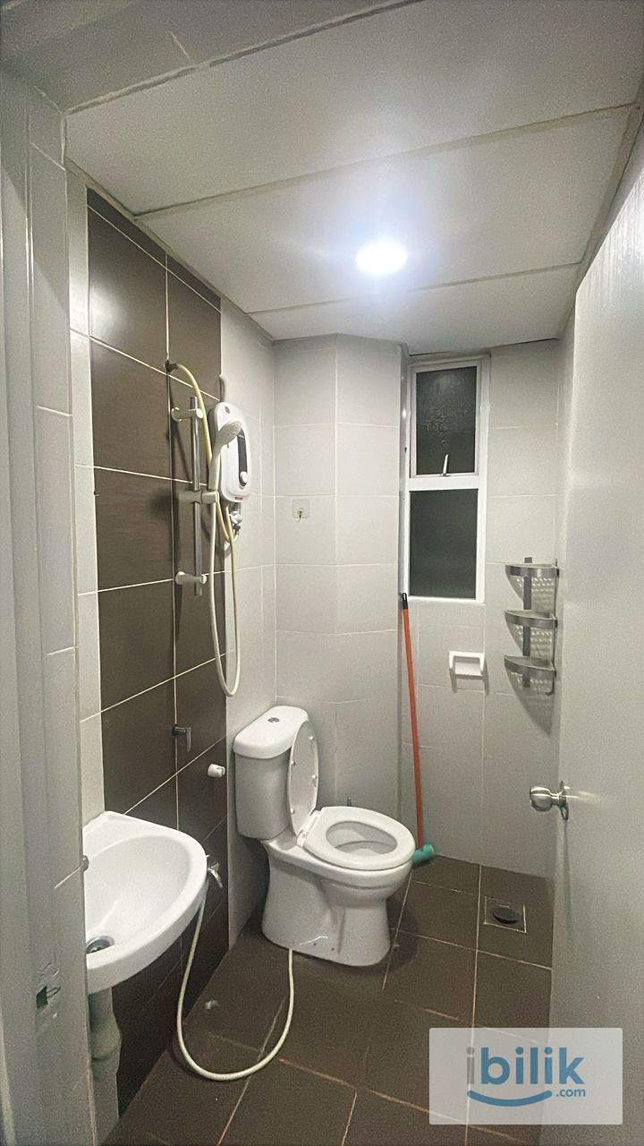 Female Mid Room @ M3 Residency Setapak - Image 2