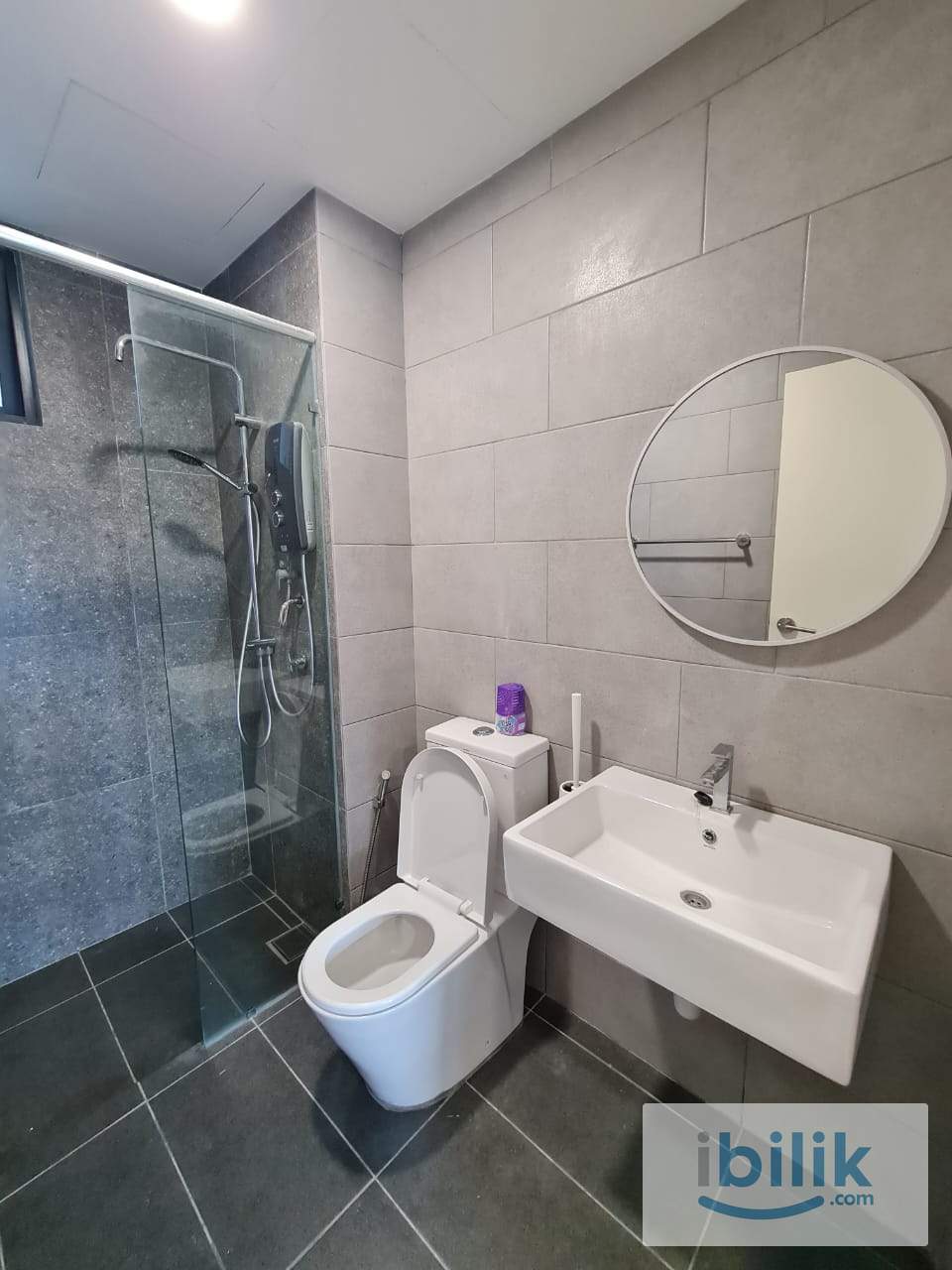 Single Room I Female I Low Deposit I Walking To Grocery Store & Food Court  - Image 7