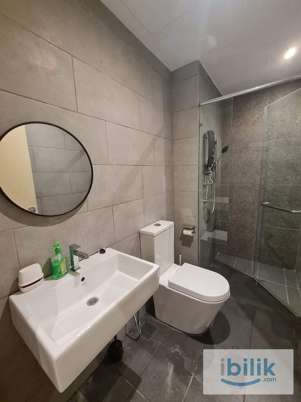 NEW Unit Cozy Masteroom Middle Room And Single Room Ready For Move In at Meta Residence, Seri Kembangan  - Image 9