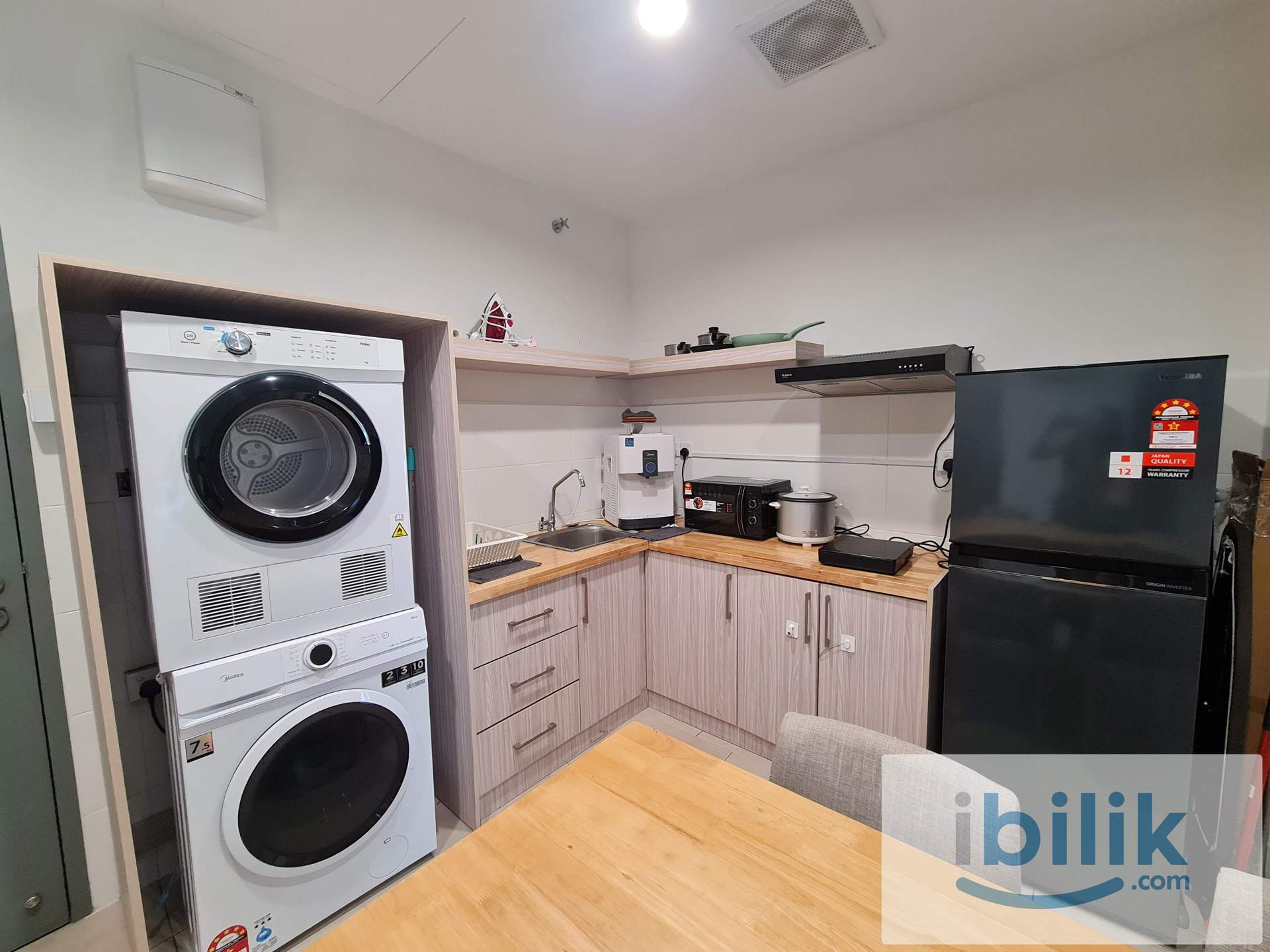 Cozy Single Room Low Deposit With 5 Mins To MRT, Ready To Move In  - Image 2