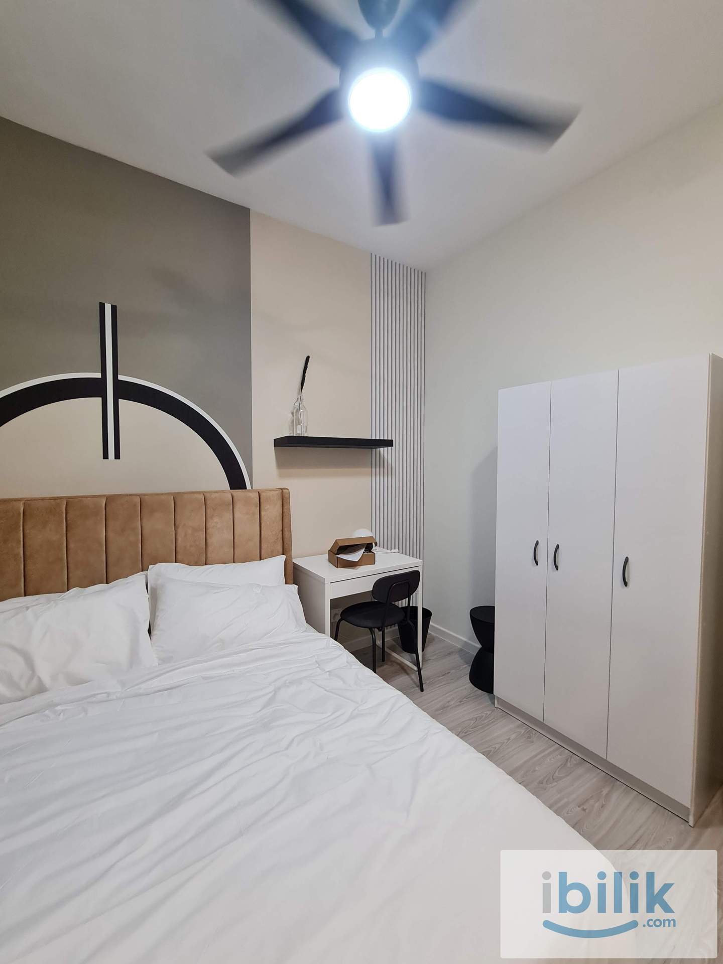 Middle Room Ready To Move In I 5 mins to MRT I Grocery Mart Surrounding  - Image 1