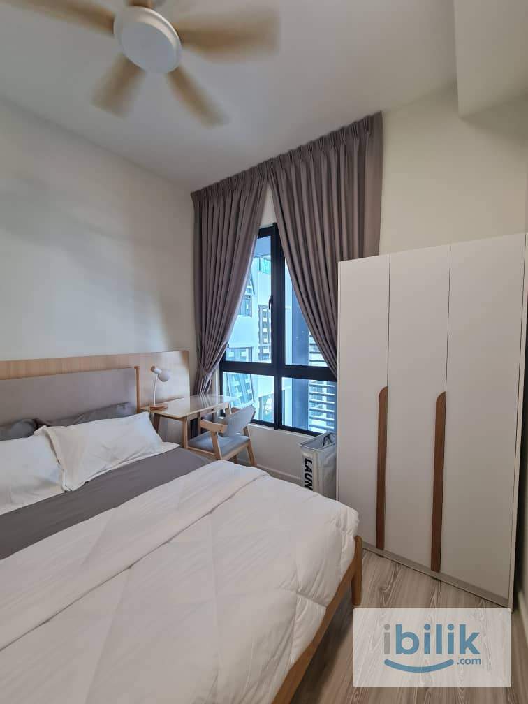 Muji Middle Room I Clean Unit I 5 Mins To MRT  - Image 1