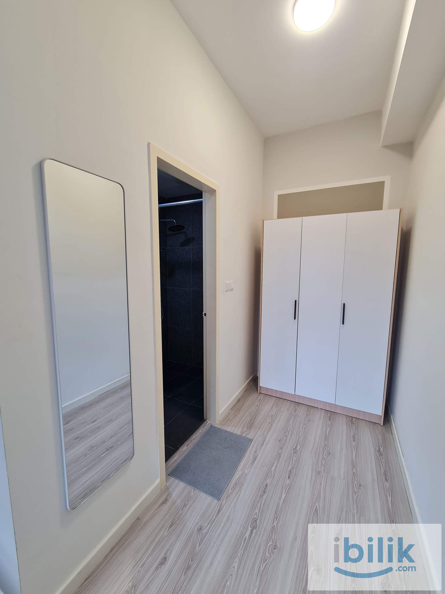 Masteroom Free Utilities Deposit I Room Low Deposit I Clean And Tidy Unit I 5 Minutes To MRT  - Image 5