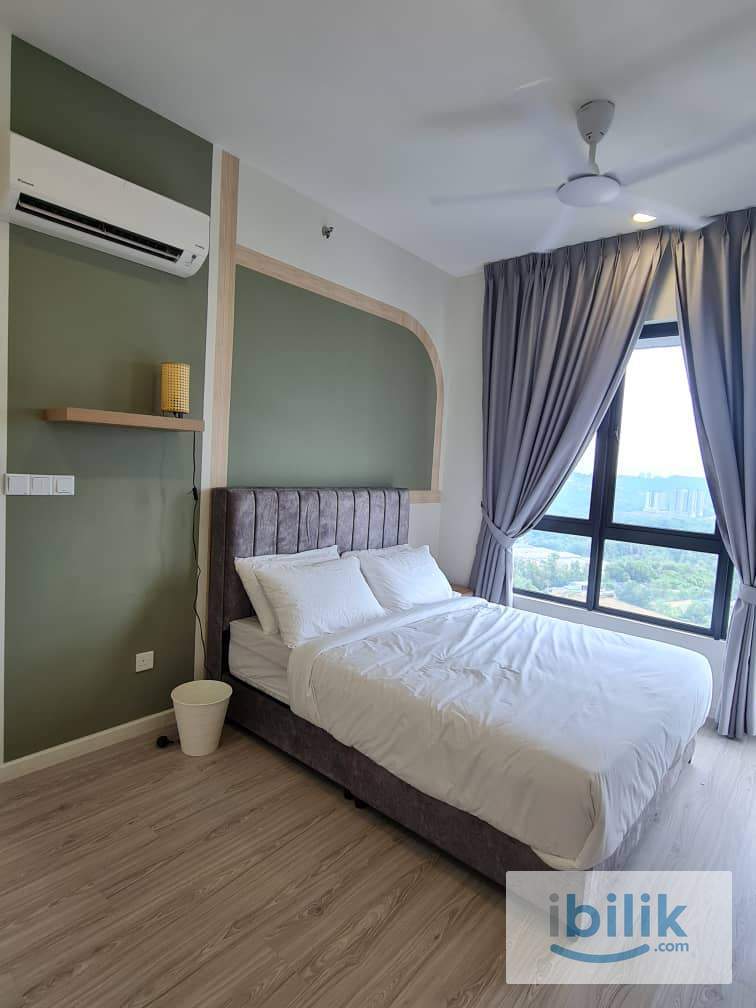 Premium Masteroom With Private Bathroom I Free Utilities Deposit I 5 Minutes To MRT  - Image 1
