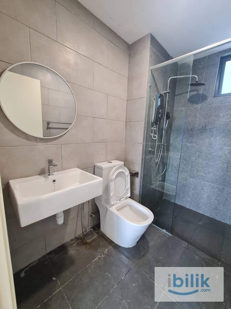 Premium Masteroom With Private Bathroom I Free Utilities Deposit I 5 Minutes To MRT  - Image 5