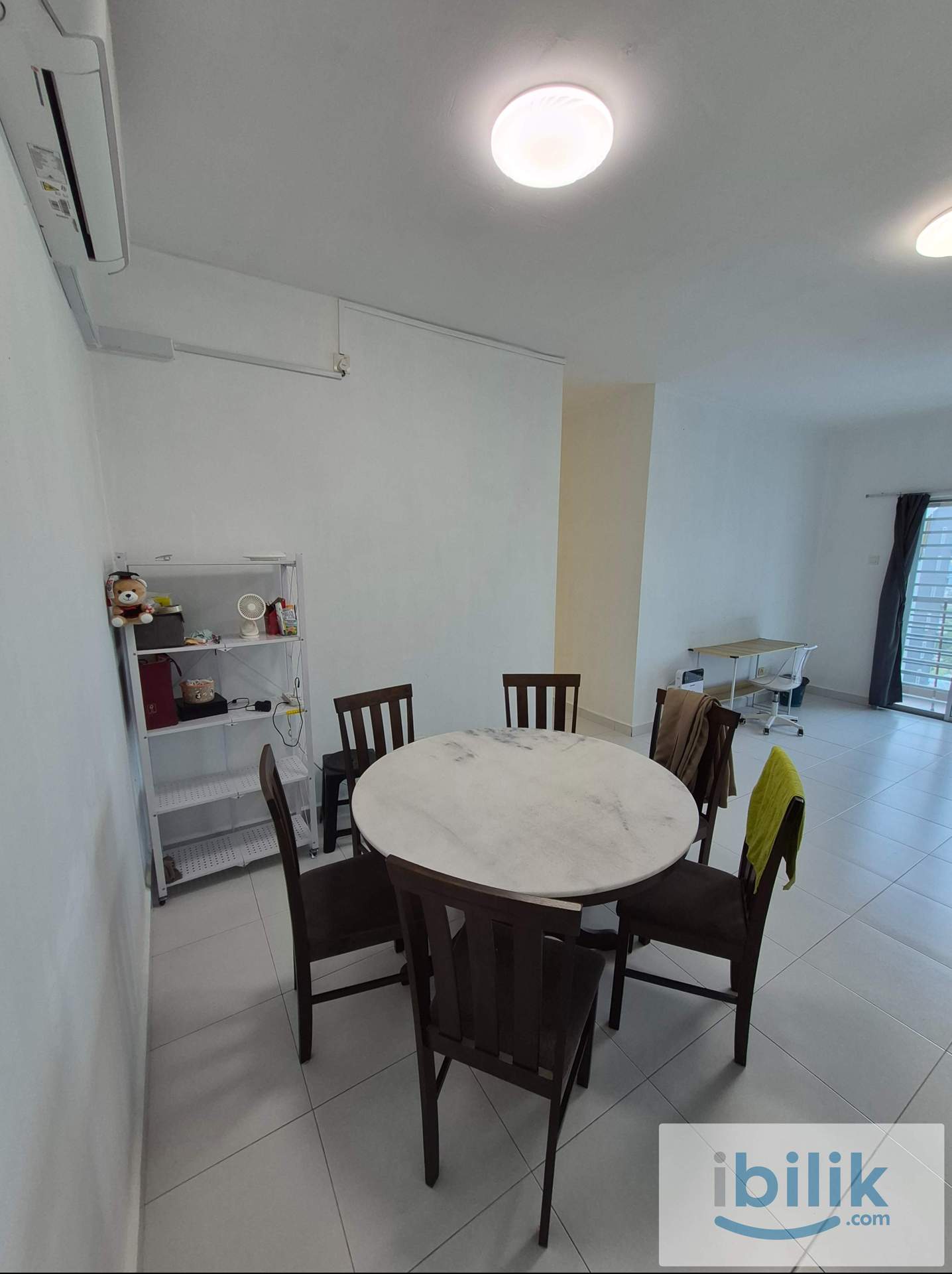 Master room for rent near CIQ - Image 1