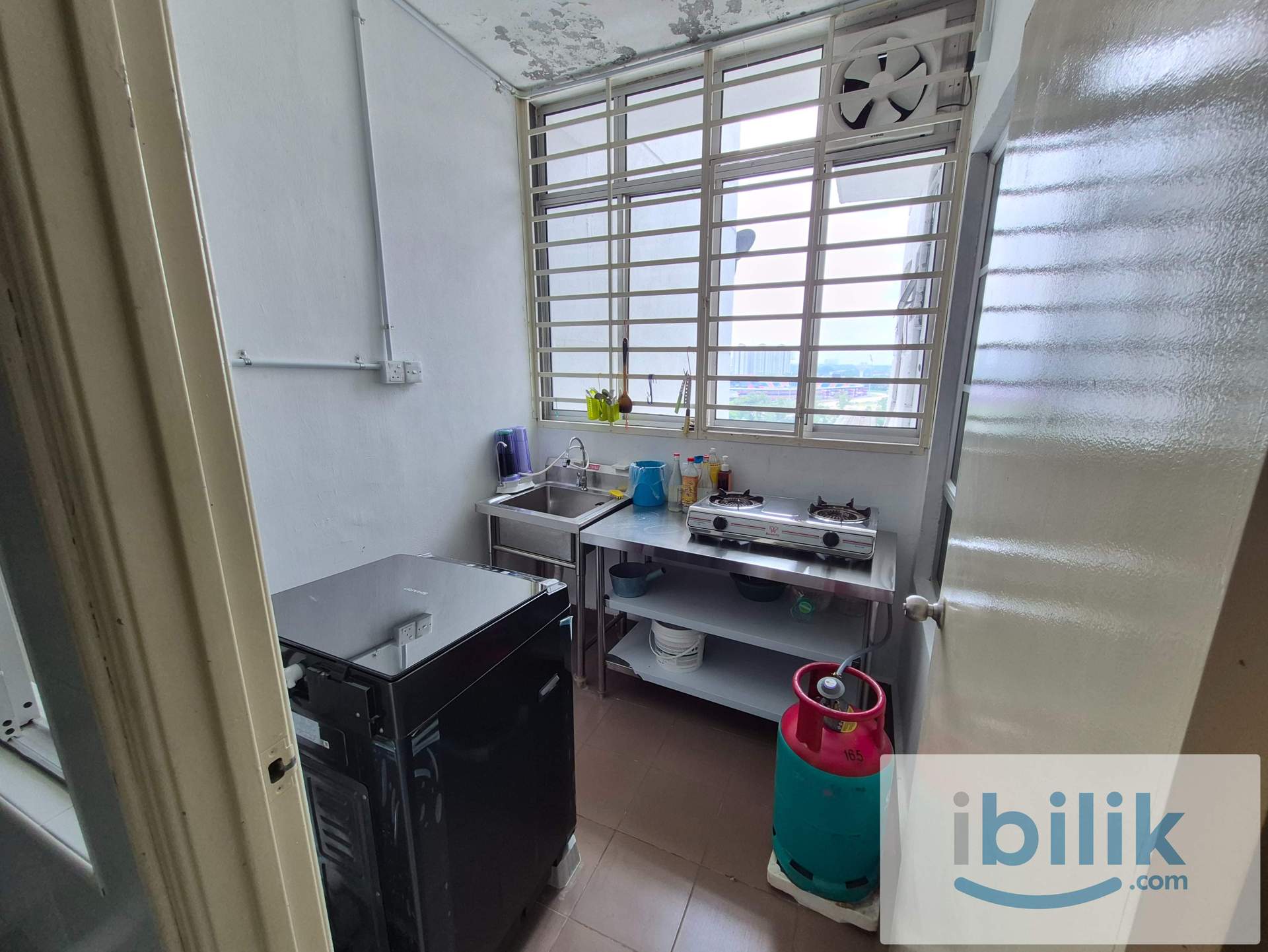 Master room for rent near CIQ - Image 4