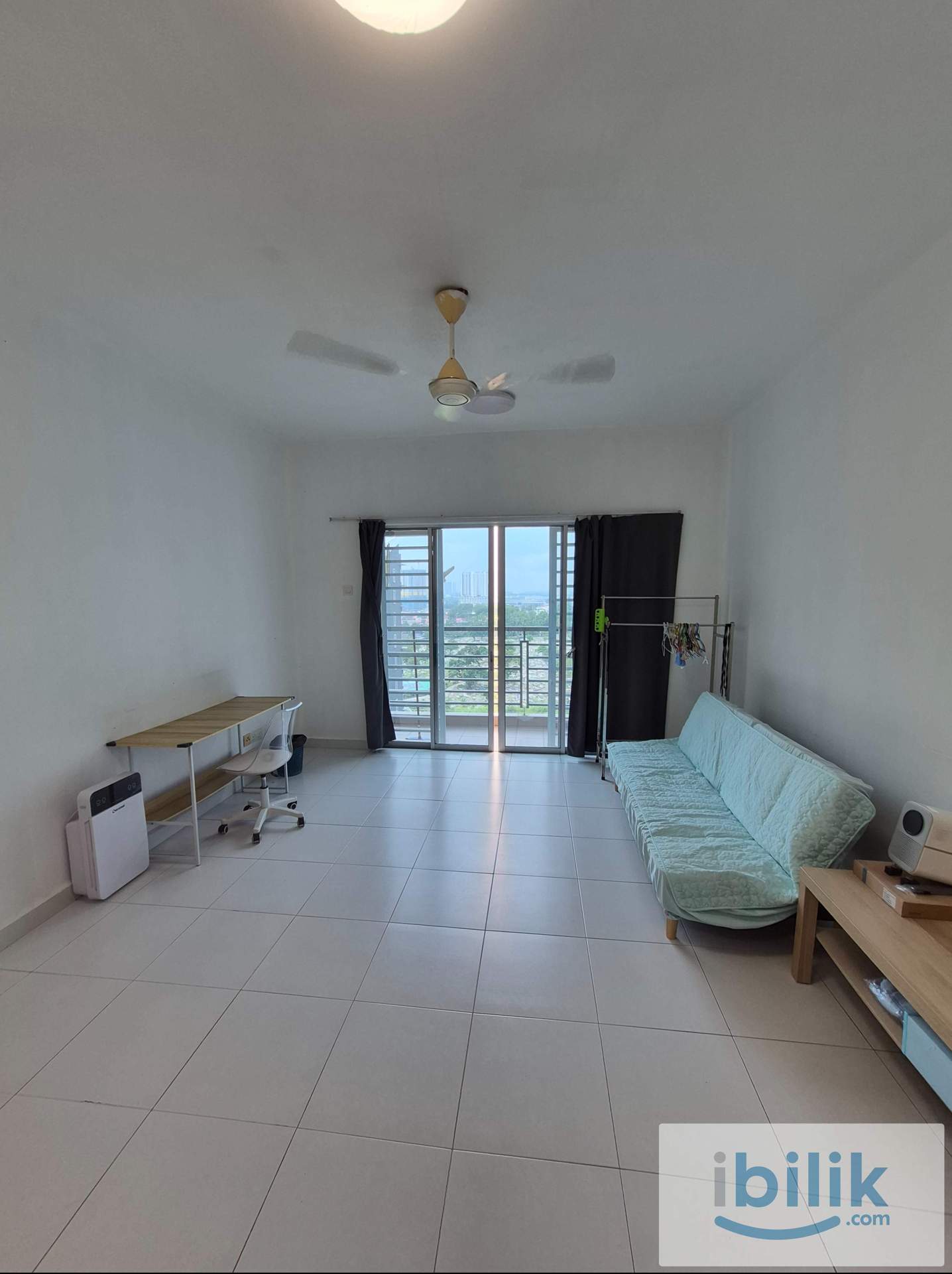 Middle bedroom for rent near CIQ - Image 2