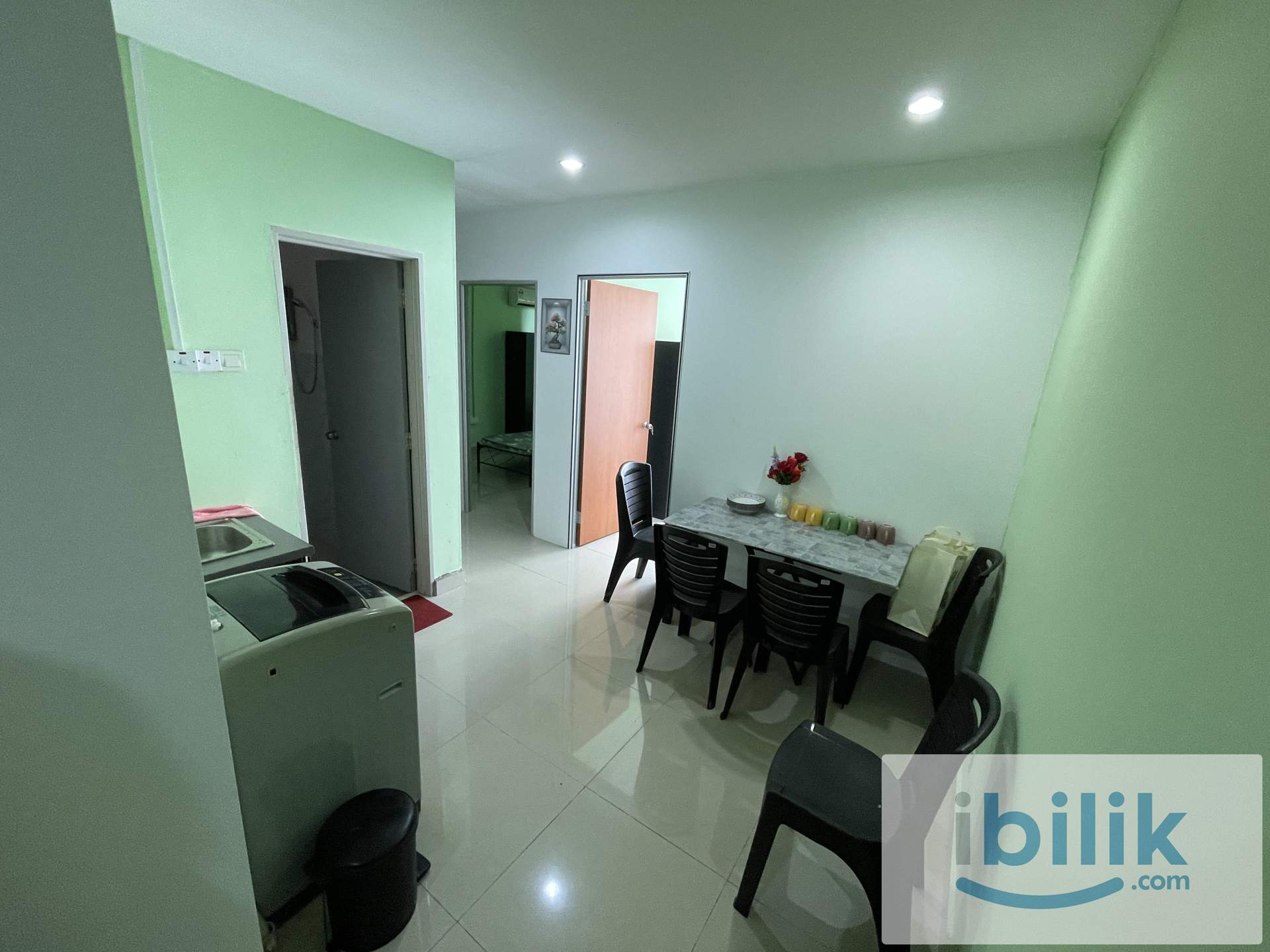 Sharing room - Image 5