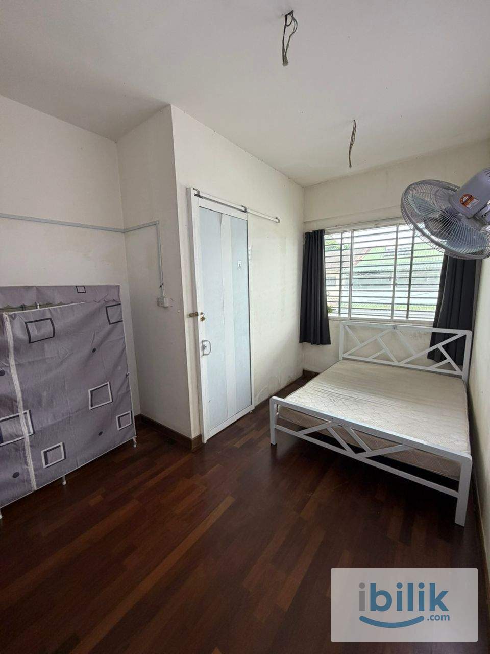 🚩SEKSYEN 22 PETALING JAYA SPACIOUS QUEENBED MIDDLE ROOM FOR RENT🏠1 MIN WALKING DISTANCE TO TAMAN PARAMOUNT LRT🚂 - Image 1