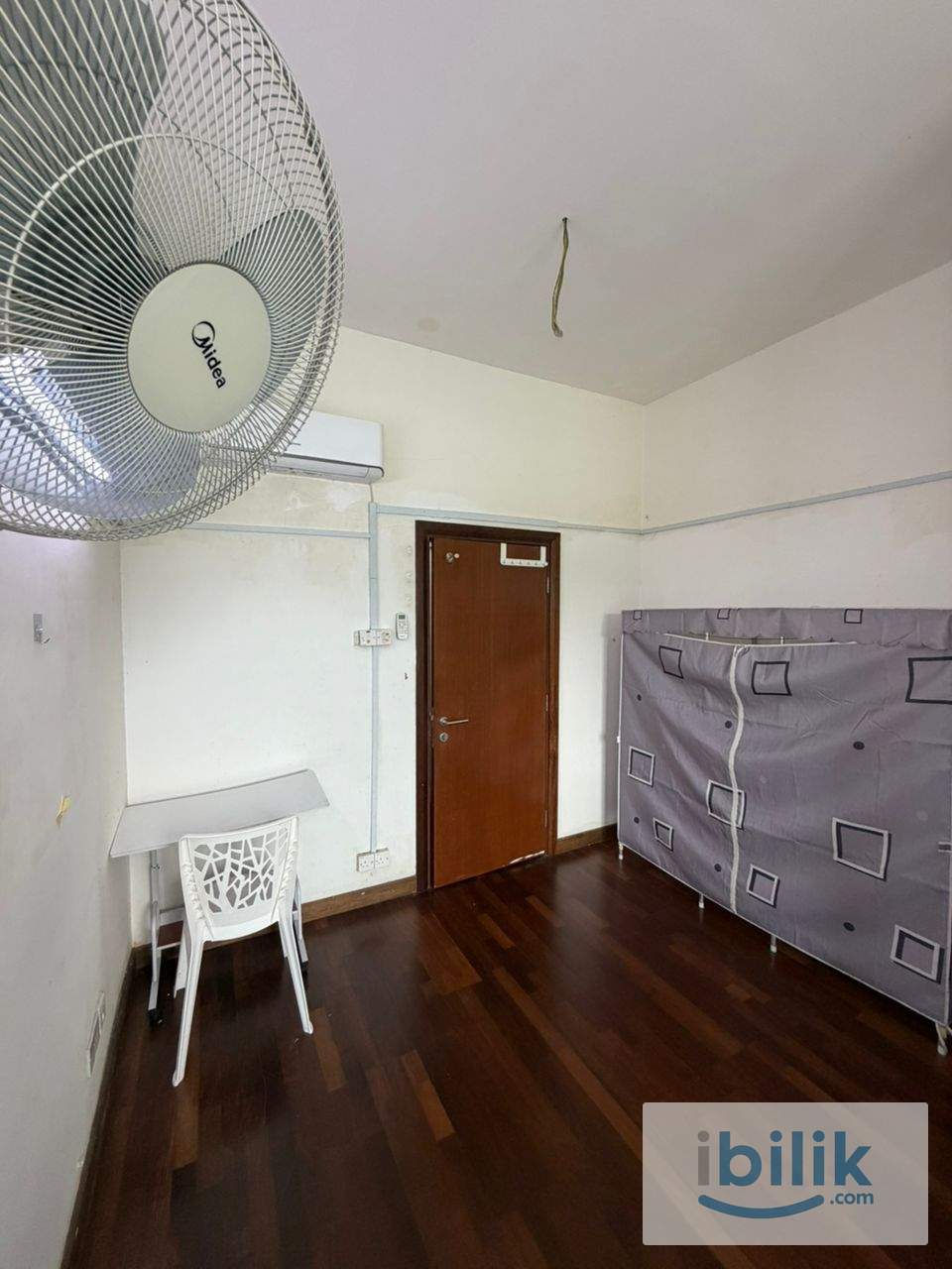 🚩SEKSYEN 22 PETALING JAYA SPACIOUS QUEENBED MIDDLE ROOM FOR RENT🏠1 MIN WALKING DISTANCE TO TAMAN PARAMOUNT LRT🚂 - Image 3