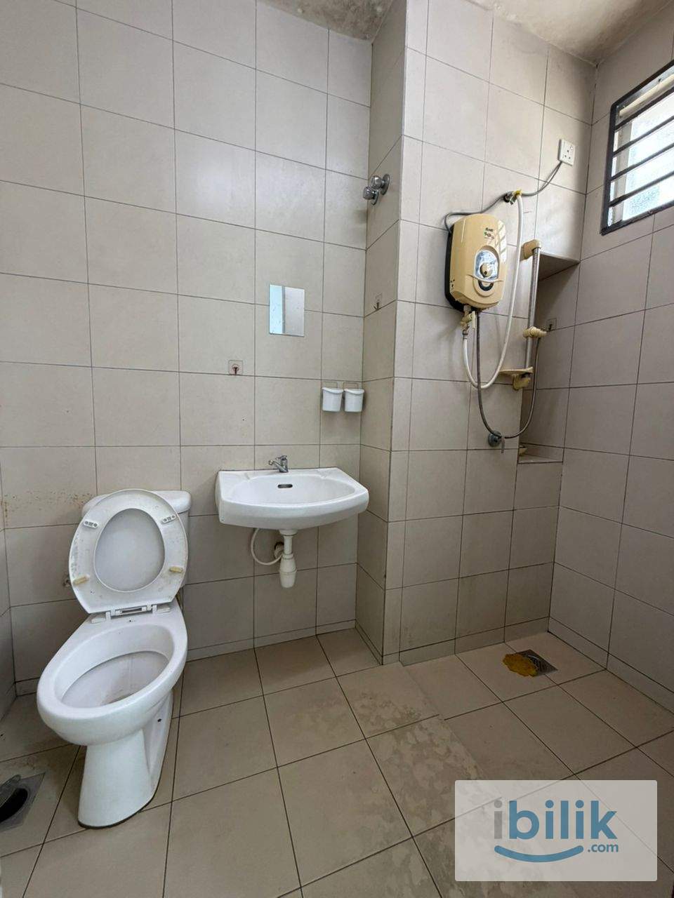 🔥MURAH-MURAH🔥BANDAR BOTANIC KLANG QUEENBED MIDDLE ROOM WITH PRIVATE BATHROOM FOR RENT🏠NEARBY GM KLANG , PORT KLANG✨ - Image 5