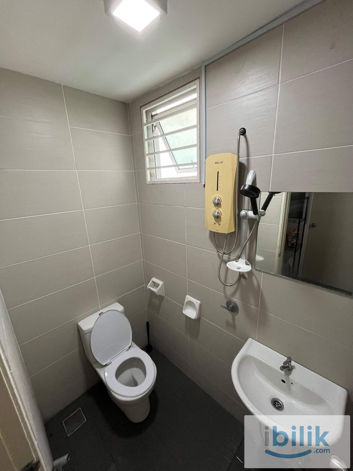 SINGLE Room at The Regina, USJ 1 - Image 7