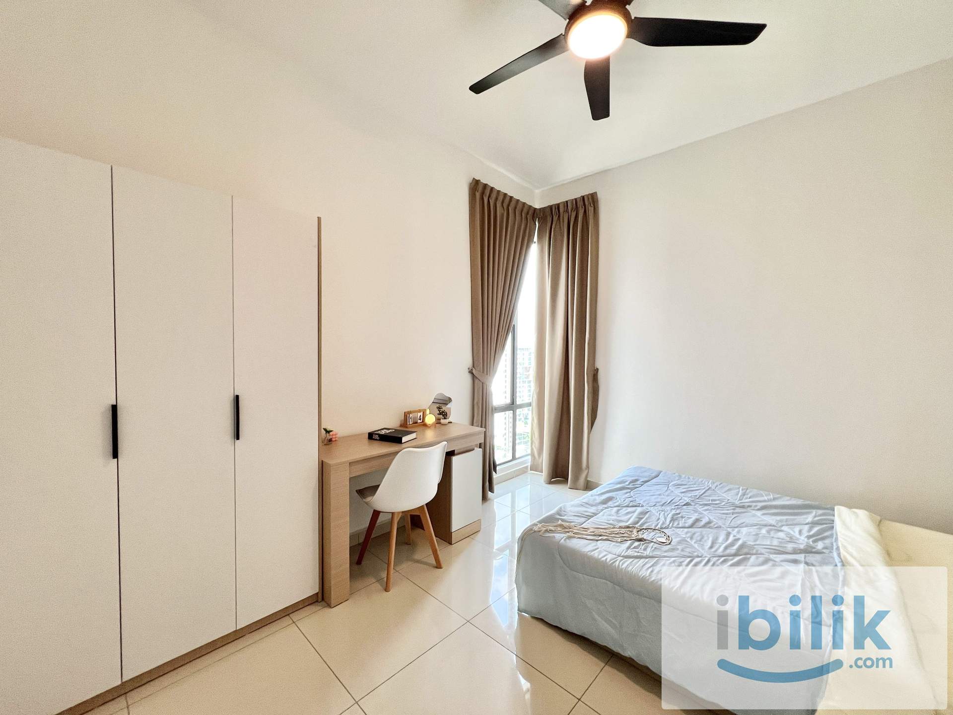 Middle room for rent in Marina Residence - Image 1