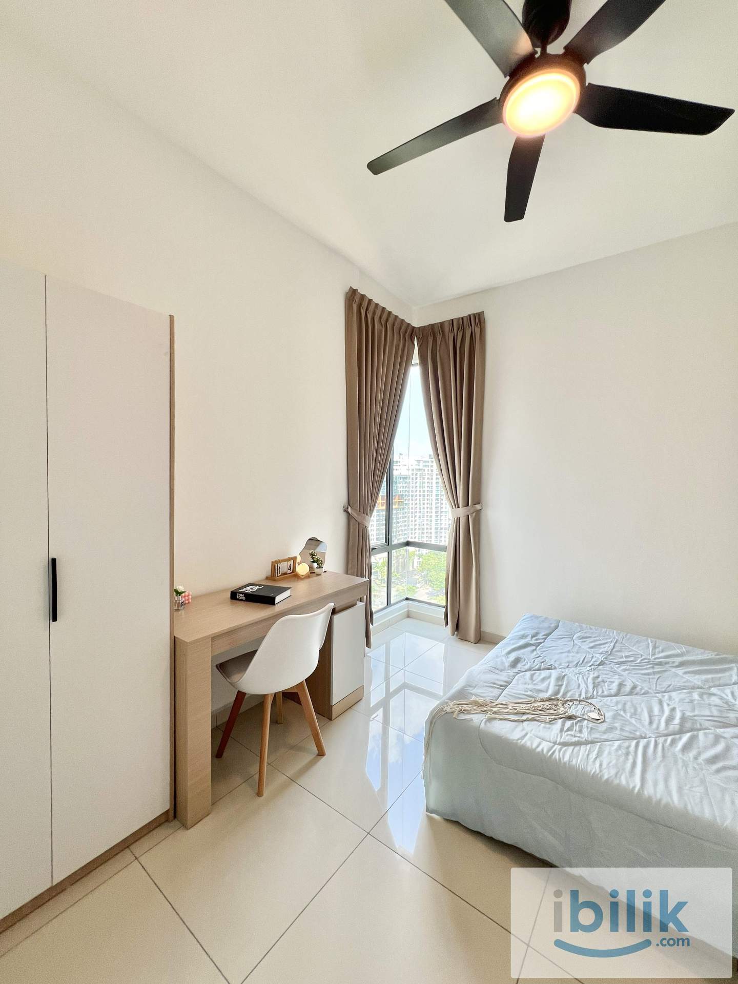 Middle room for rent in Marina Residence - Image 4