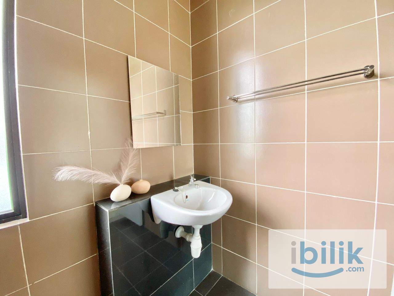 Balcony room for rent - Image 6