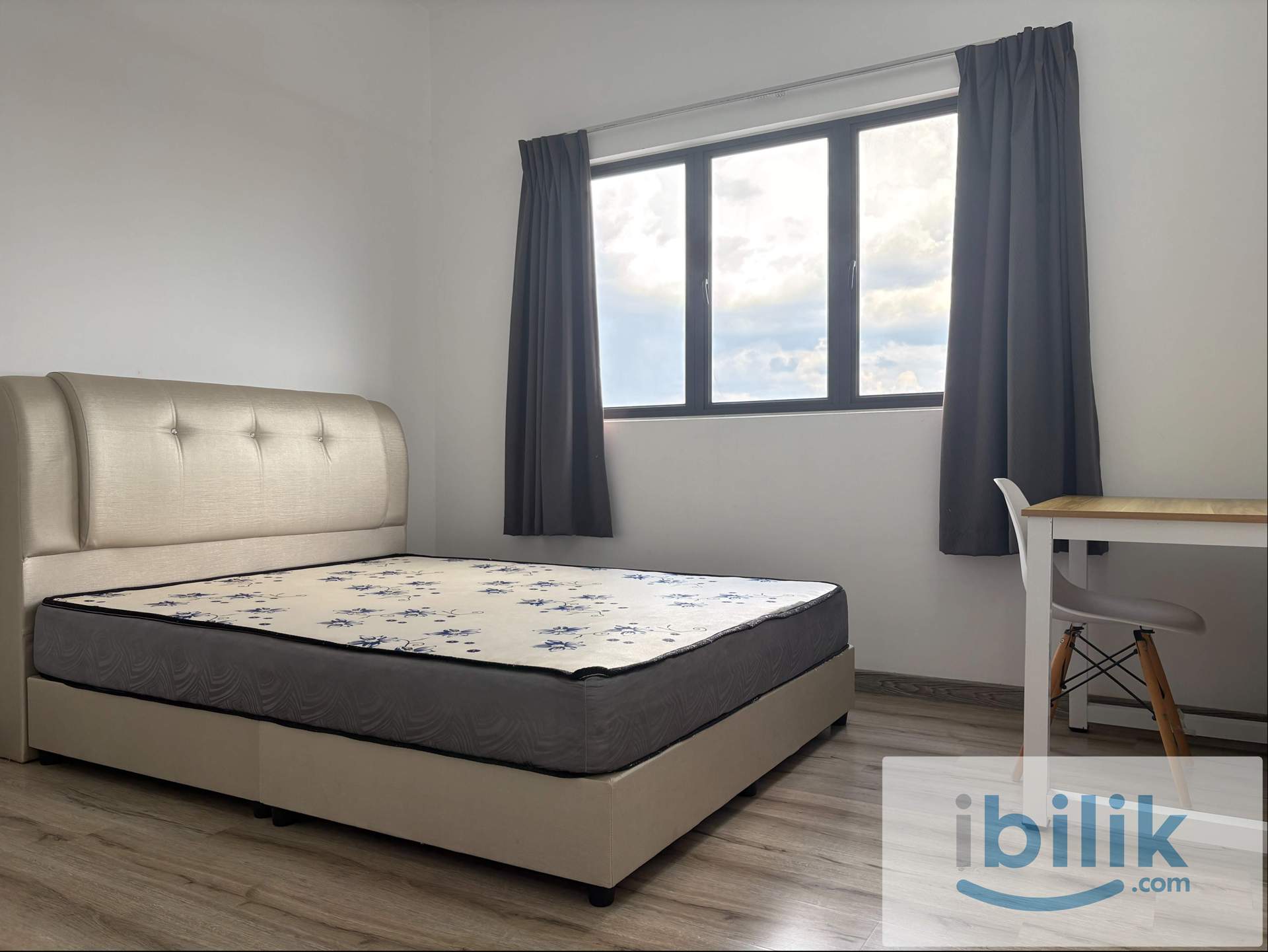 Herz Master Room with Private Bathroom - Image 1