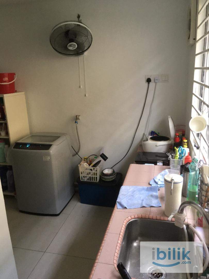💛Cozy Queen bed Room at USJ 13, Subang💛near LRT 💛gated guarded - Image 3