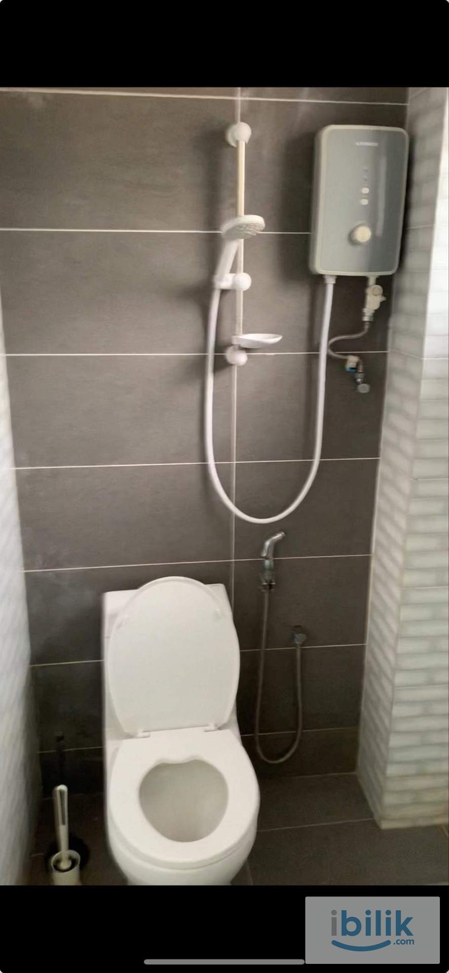 💛Cozy Queen bed Room at USJ 13, Subang💛near LRT 💛gated guarded - Image 5