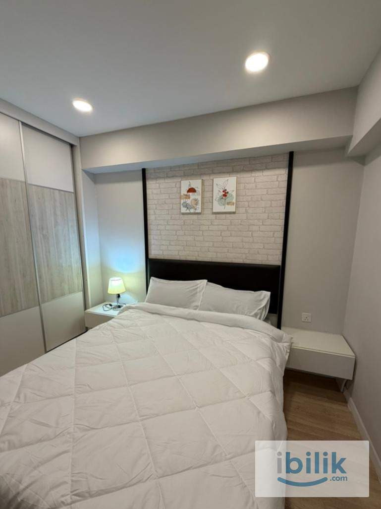 D'Latour middle room for rent - Image 1