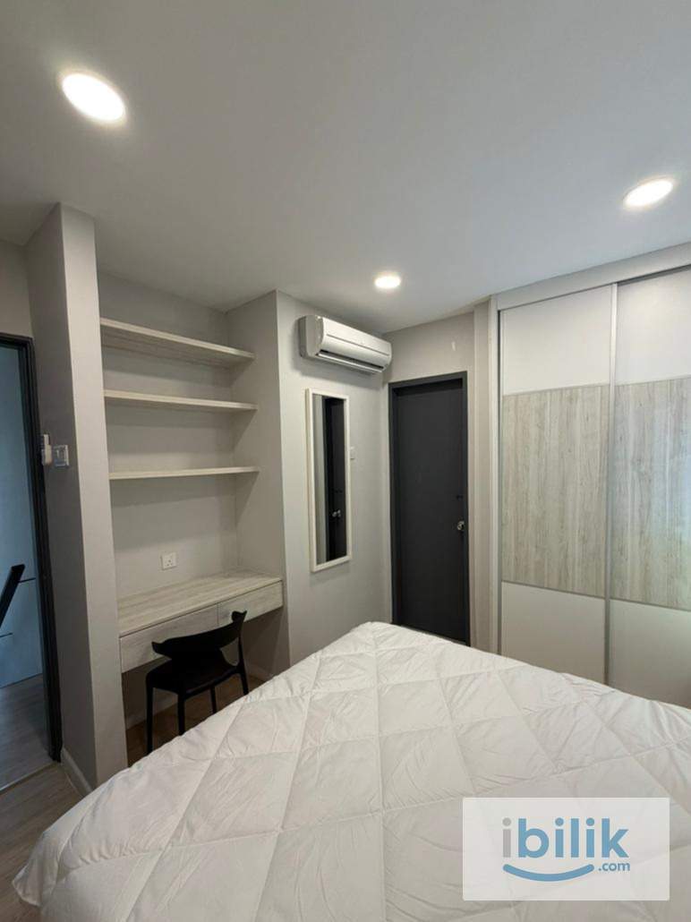 D'Latour middle room for rent - Image 2