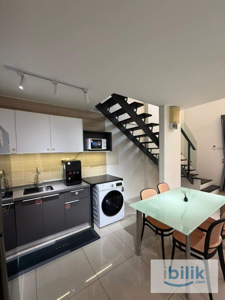 D'Latour middle room for rent - Image 8