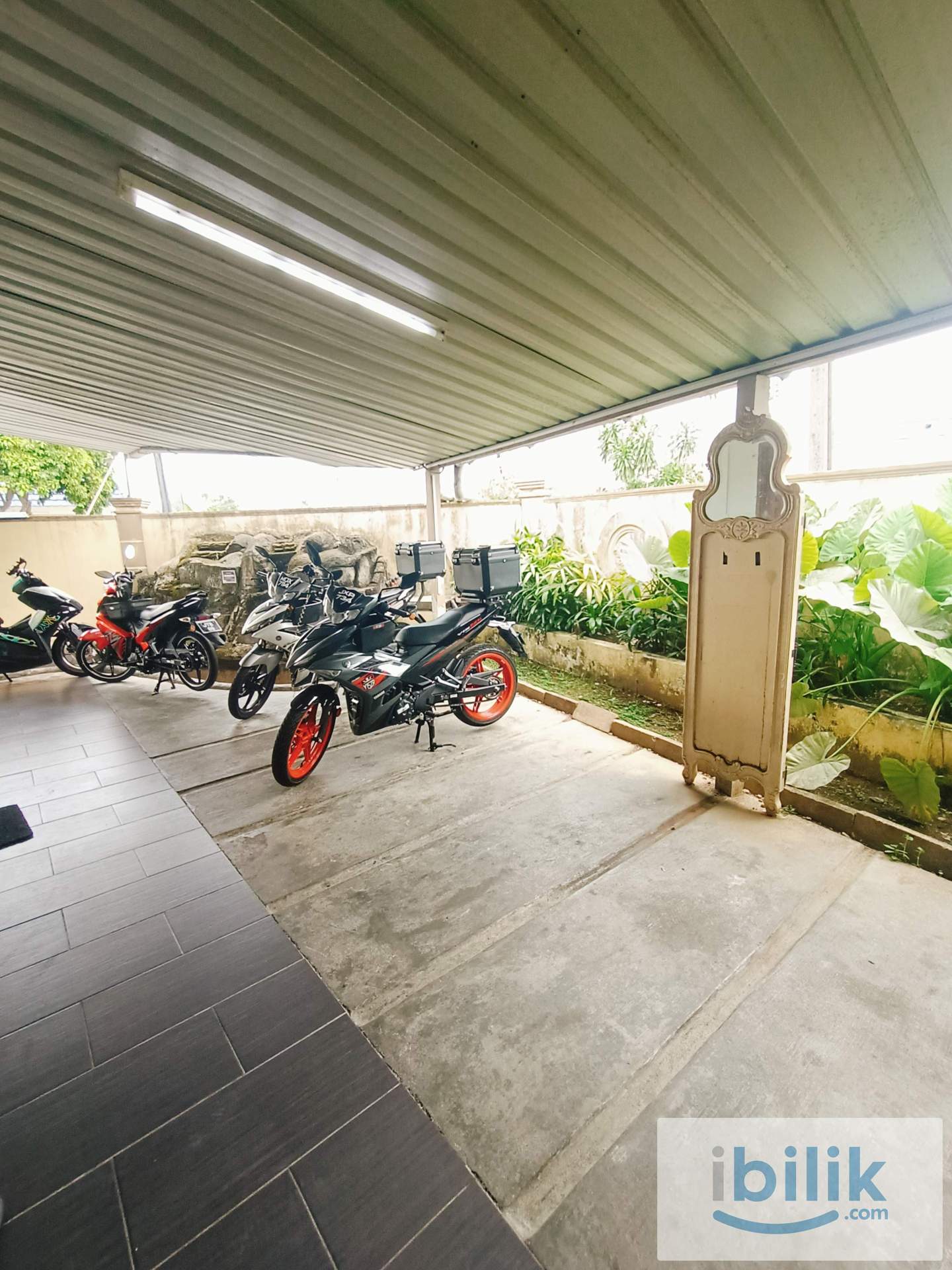 Landed House Room For Rent @ Holiday Plaza  - Image 3