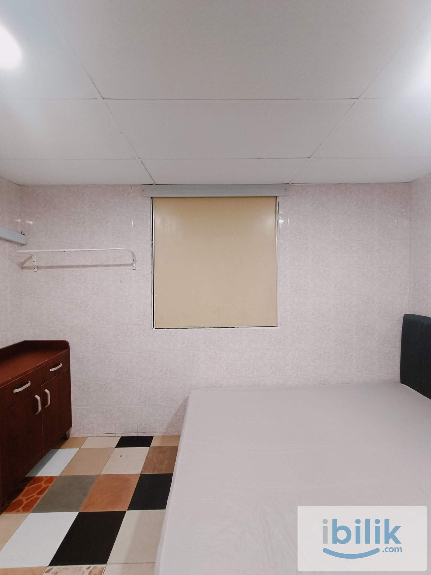 Big room. Private bathroom. Good vibes only ✨ - Image 5