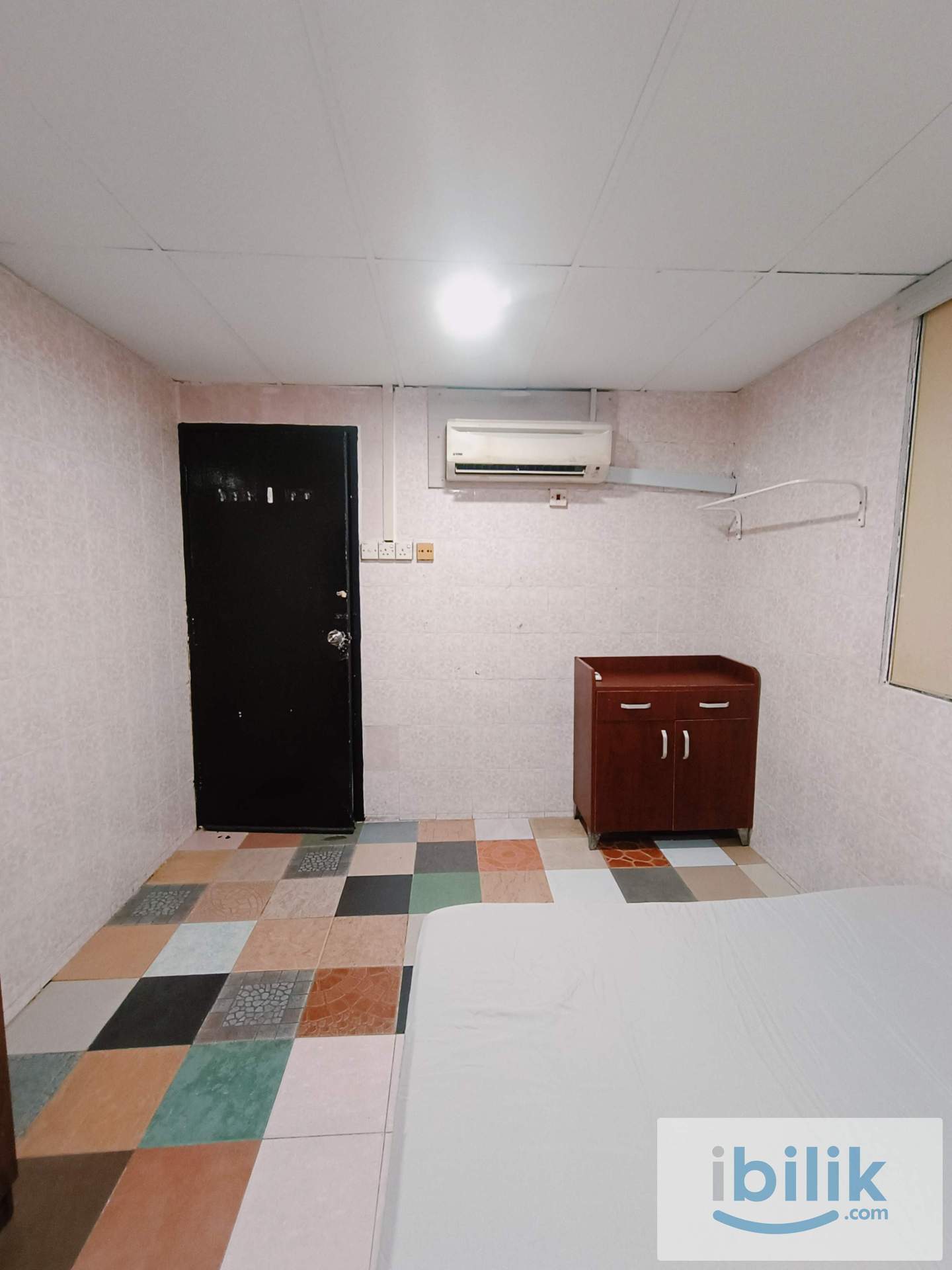 Big room. Private bathroom. Good vibes only ✨ - Image 7