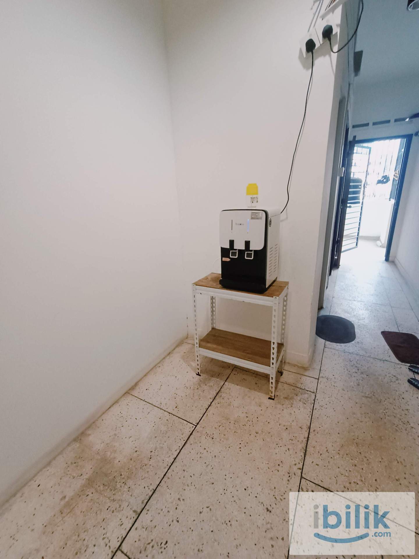 Easy Move-In Process • Well-Maintained Unit - Image 9